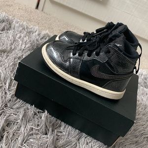 JORDAN 1 RETRO HIGH